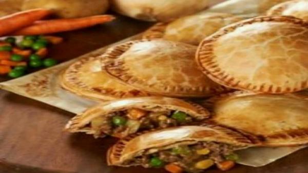 طرز تهیه پیراشکی سبزیجات به روش تونسی