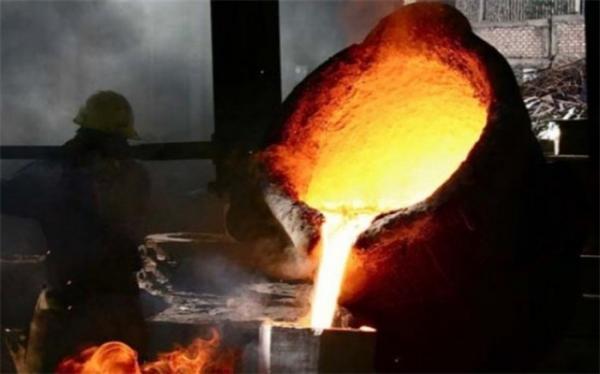 توقف فعالیت شرکت های فولادی و سیمانی برای مدیریت برق