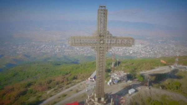 کارت پستال از مقدونیه؛ صلیب هزاره در کوه وودنو