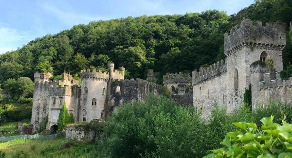 مجذوب کننده ترین بناهای متروکه جهان