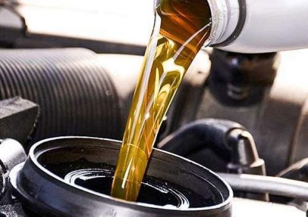 قیمت روغن موتور داخلی و خارجی از امروز 41 درصد گران تر خواهد شد