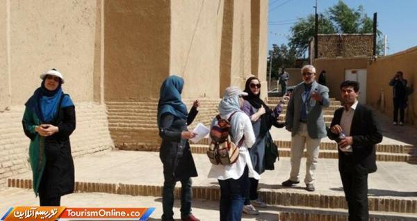 راهنمایان گردشگری در اسنپ کار می نمایند