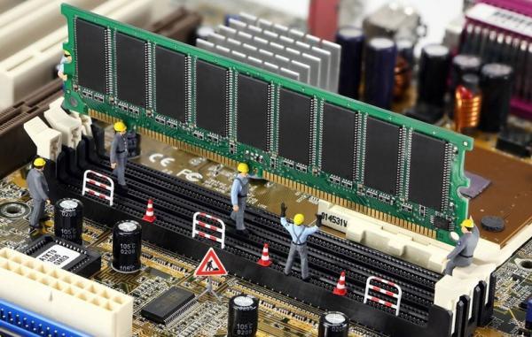 چگونه رم کامپیوتر را نصب کنیم؟ (راهنمای گام به گام)