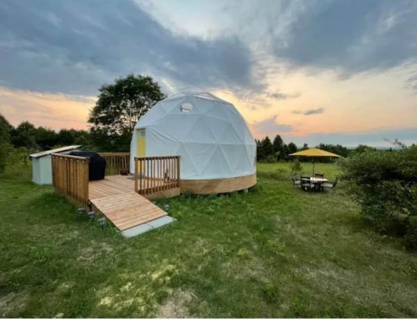 این خانه گنبدی در یک مزرعه بز در نزدیکی تورنتو قرار گرفته است