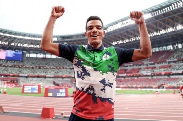 افروز: مدالم را به رهبرم، مردم ایران و خانواده ام تقدیم می کنم