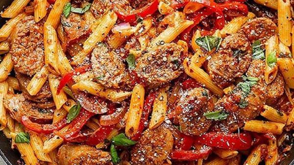 پاستای سوسیس دودی با سس ایتالیایی