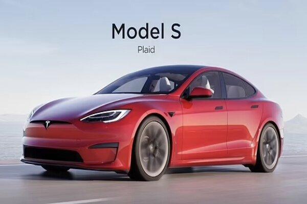 تسلا سیستم رانندگی در بزرگراه های خودروهای خود را ارتقا می دهد