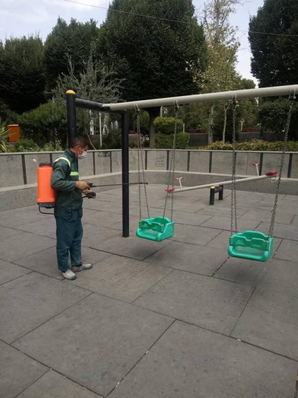 ضدعفونی روزانه پارک ها و بوستان ها در محله های مرکزی شهر تهران