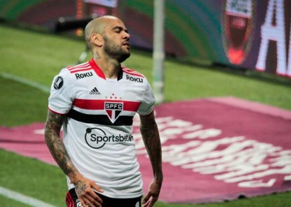 دنی آلوس از سائوپائولو جدا شد