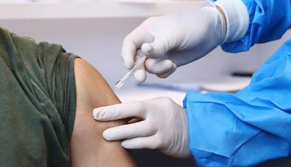 نوبت واکسن به دهه هشتادی ها رسید