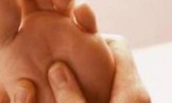 چرا دست و پا خواب می رود؟