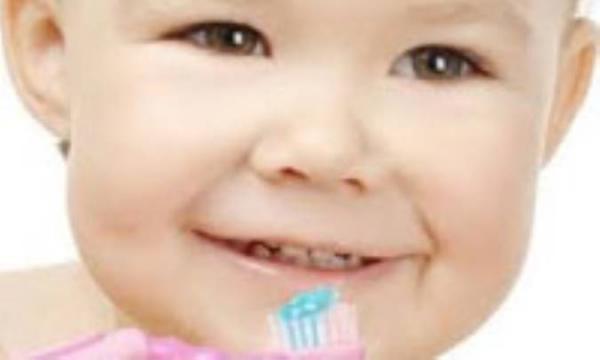 مسواک زدن دندان کودک؛ چرا و چگونه؟
