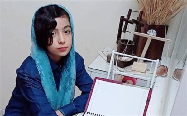 نوجوان 10 ساله در روستا تنها دلخوشی اش نوشته ها و کتاب هایش نوجوان 10 ساله در روستا تنها دلخوشی اش نوشته ها و کتاب هایش هستند