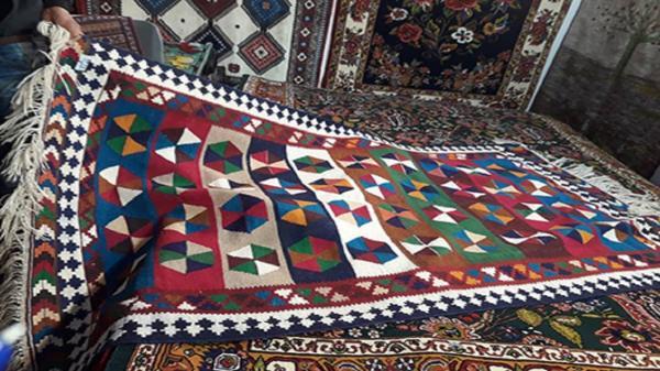دست به دست شدن صنایع دستی خطه کویر در سرسبز ترین نقاط دنیا، بانوانی که سر پنجه هایشان آغشته به هنر و اصالت است