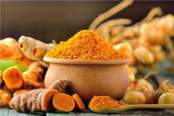 آشنایی با خواص شگفت انگیز زردچوبه آشنایی با خواص شگفت انگیز زردچوبه