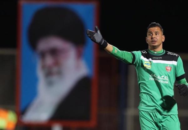 حاشیه دیدار پرسپولیس ، نساجی، درگیری لفظی لک با سکونشینان حاشیه دیدار پرسپولیس ، نساجی، درگیری لفظی لک با سکونشینان نساجی، اعتراض ترابی و تذکر داور به سنگربان سرخپوشان
