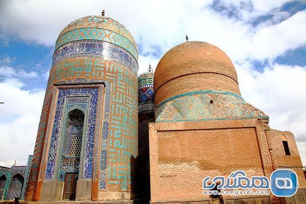 هفت شهر عشق و هفت باب بهشت در بقعه شیخ صفی الدین اردبیلی هفت شهر عشق و هفت باب بهشت در بقعه شیخ صفی الدین اردبیلی نمایان است