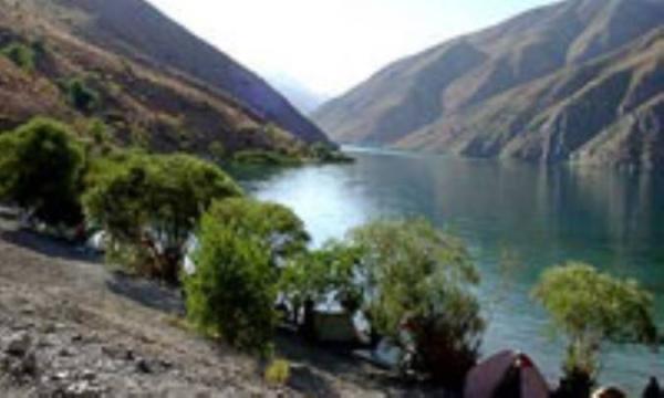 دریاچه گهر، نگینی بر قله اشترانکوه